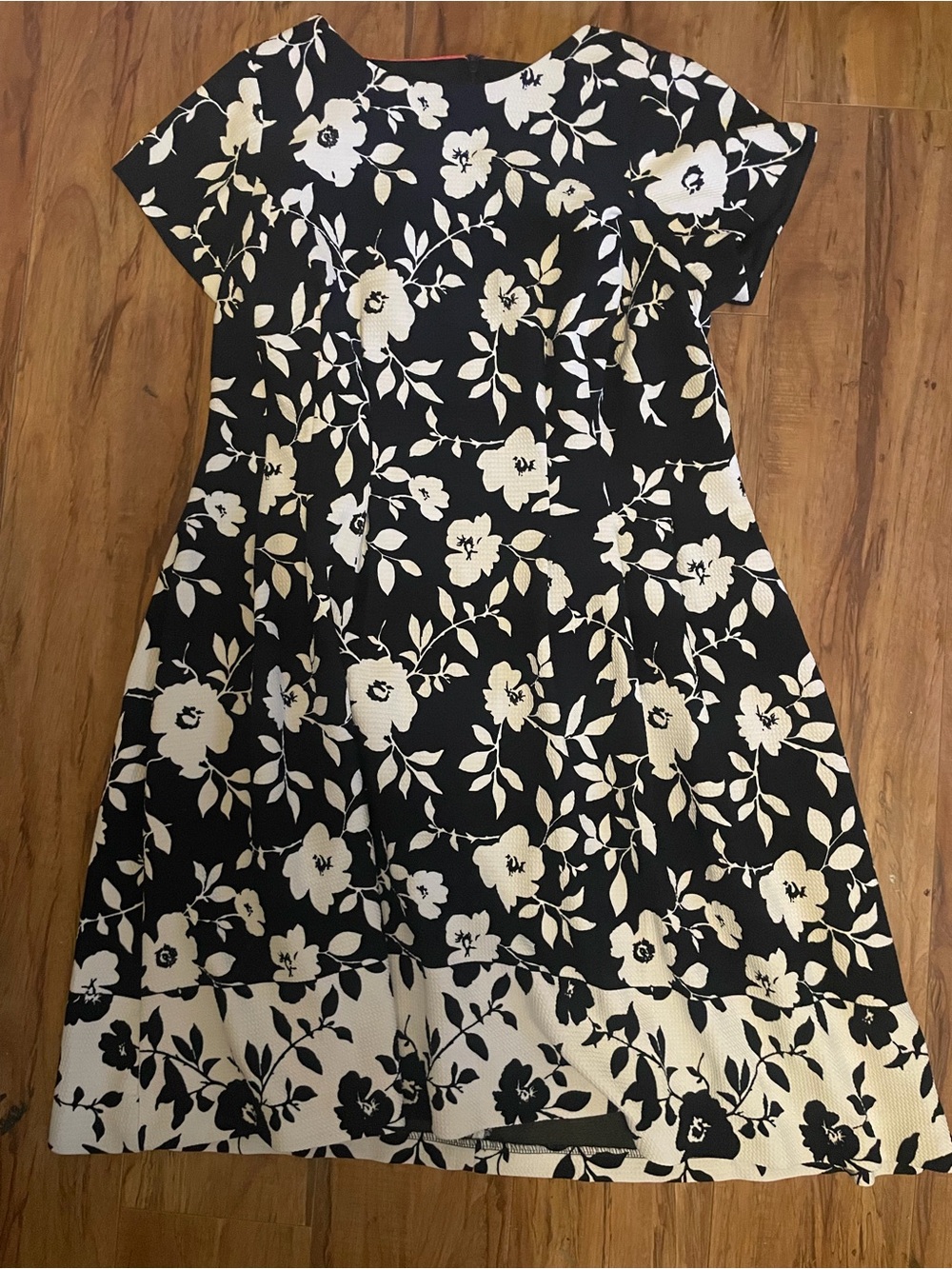 Jessica Howard Black and White Floral Fit-and-Flare Dress